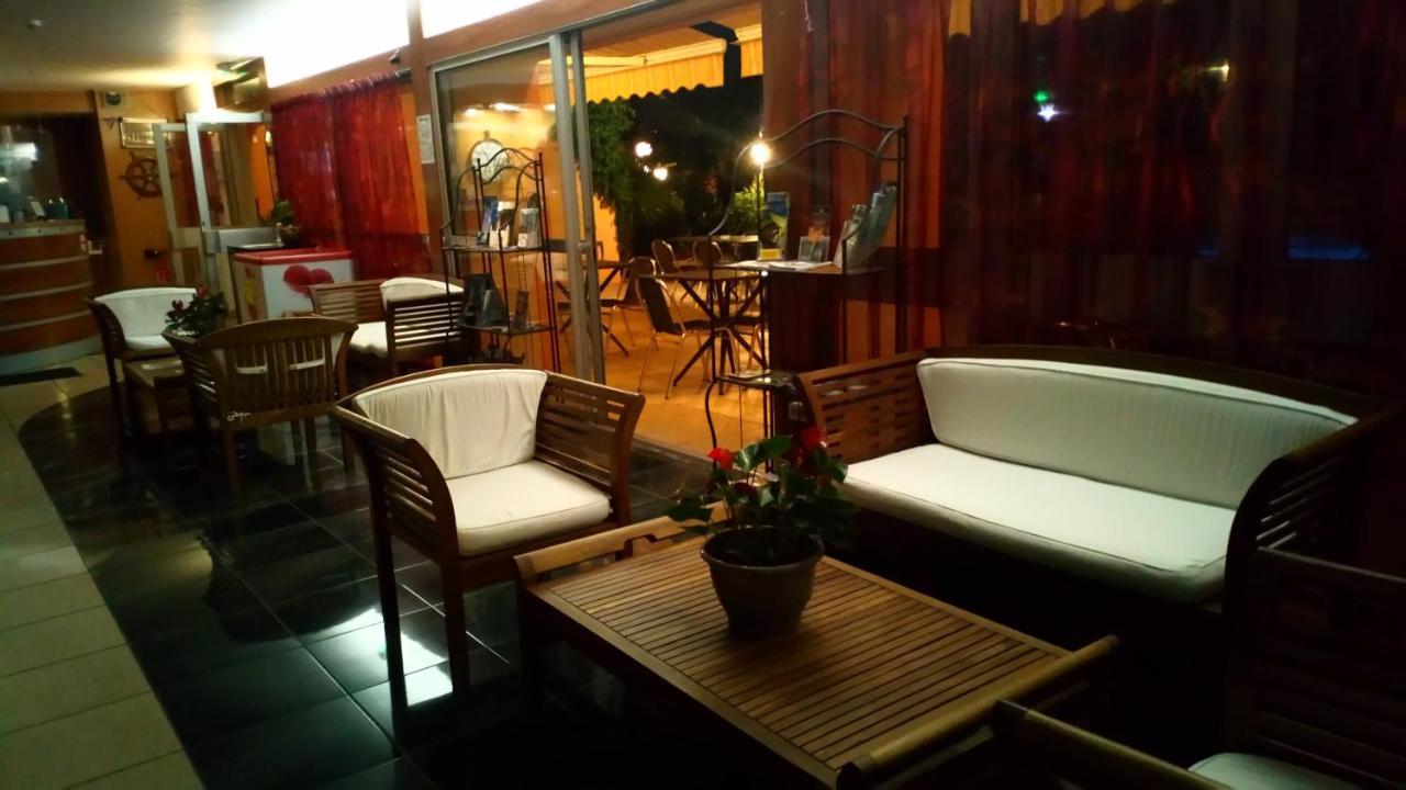Brit Hotel Confort Helios Agde Ngoại thất bức ảnh